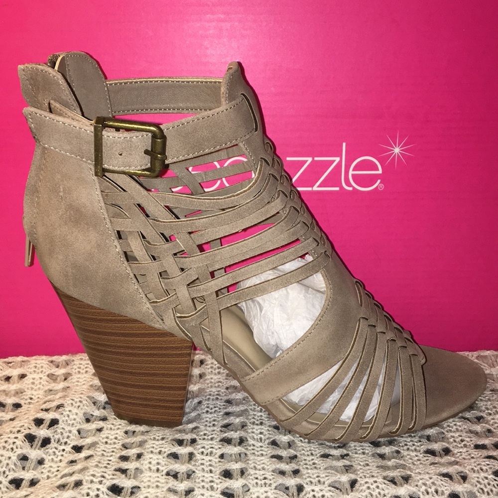 Dress sandals